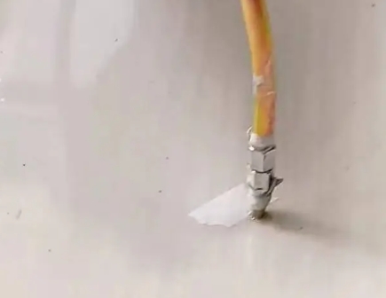 乐亭瓷砖空鼓维修公司专业解答在瓷砖铺贴过程中，如果使用的砂料过粗（如全部使用了粗砂），可能会导致以下问题
